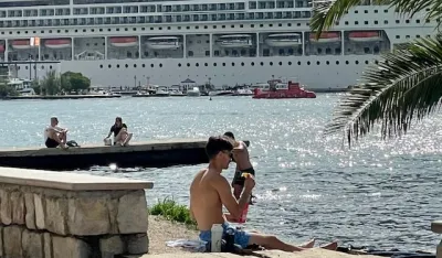 Na Žutoj plaži kupanje u oktobru