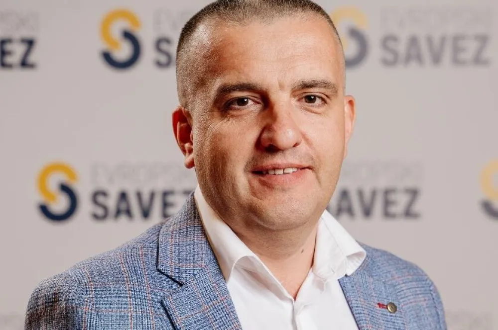 Striković: Ovako nam i treba kad predsjednici UO voze službena vozila