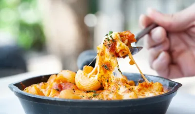 Zapečene makarone sa sirom i &scaron;unkom