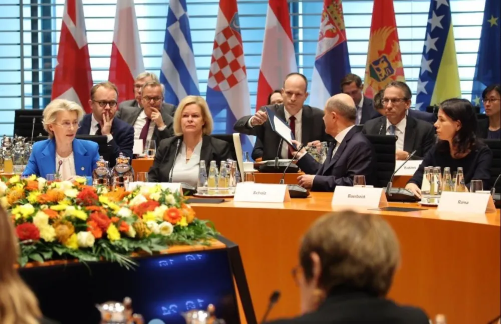 Spajić u Berinu; Fon der Lajen: Okrenuti smo ka budućnosti