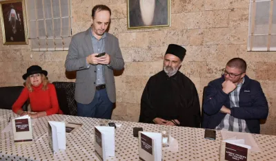 Pјevati, da bi se potom moglo rasko&scaron;no ćutati