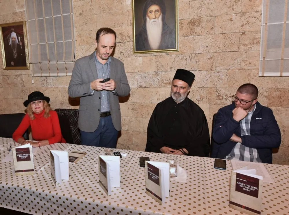 Pјevati, da bi se potom moglo rasko&scaron;no ćutati