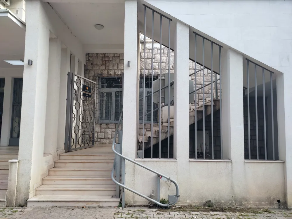 Državljanin Srbije zadržan zbog izazivanja saobraćajne nezgode u Stani&scaron;ićima
