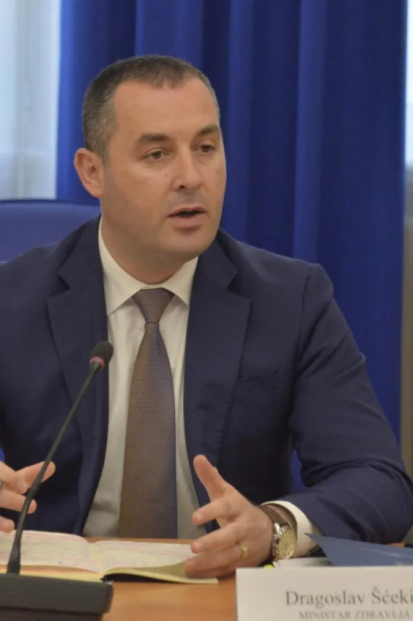 &Scaron;ćekić: Srpski jezik mora biti službeni