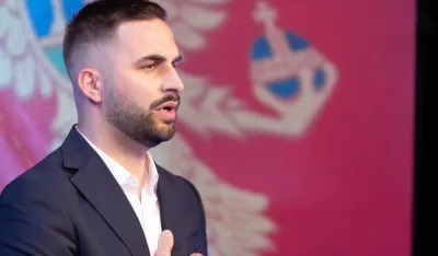 Muratović: Sramno je da se privode građani, dok vlastodr&scaron;ci koji su odgovorni za skandal sa Q-groznicom mirno spavaju