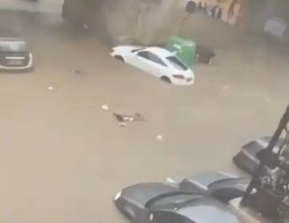 (VIDEO) Nevrijeme u Italiji: Poplavljeni putevi, saobraćaj u prekidu