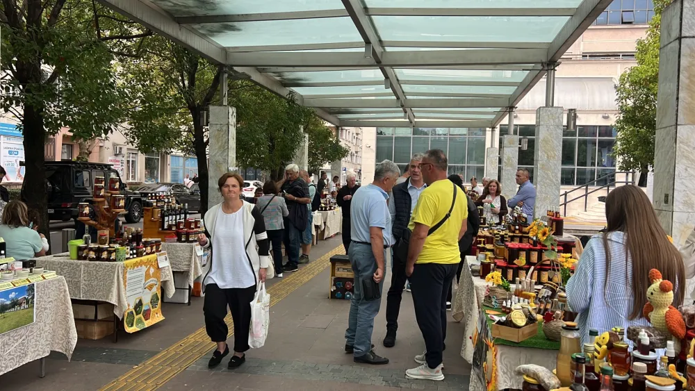 (VIDEO) Sajam pčelarstva u Podgorici: Med kao hrana i liјek
