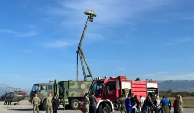 Korisnici Dnevnog centra Podgorica posјetili voјni aerodrom "Knjaz Danilo": Na tren bili piloti