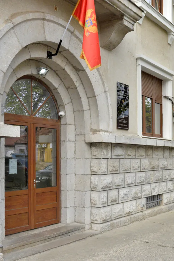 Privredni sud traži da Uniprom dostavi ugovore za 2022. godinu