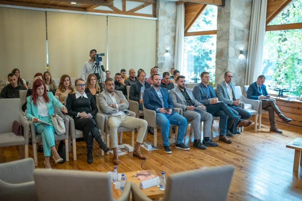 Kroz podr&scaron;ku te&scaron;ko zapo&scaron;ljivim grupama u Kola&scaron;inu zaposleno 19 osoba