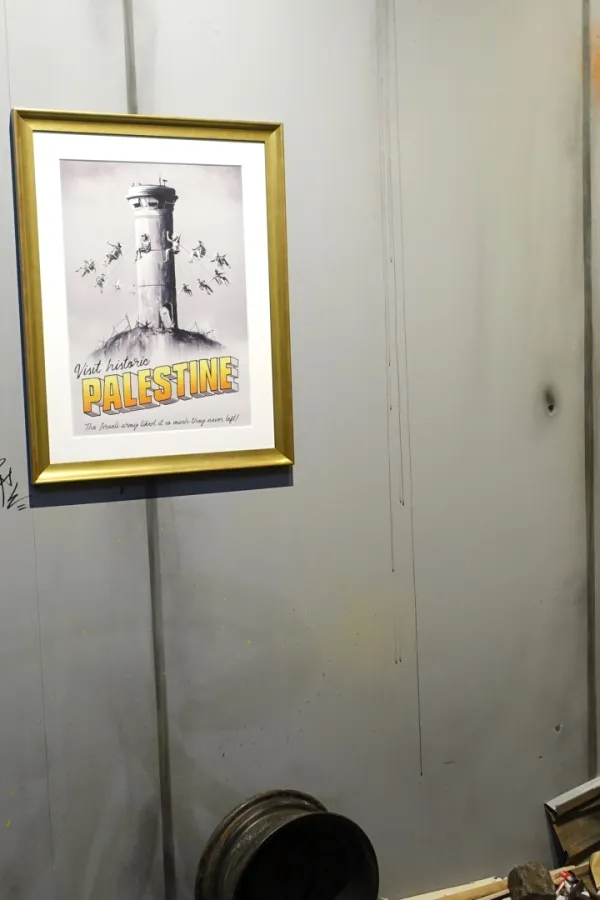 Banksyjevo djelo: "Visit historic Palestine. The Israeli army liked it so much they never left"