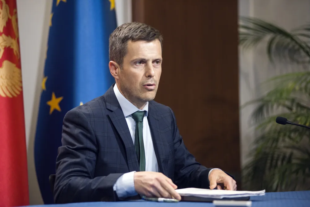Mujović tužio Nikolića i DPS za klevetu