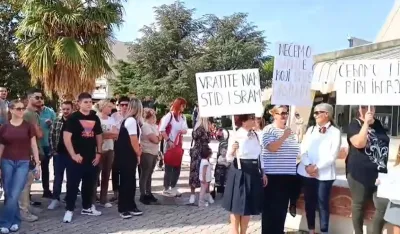 Otac ranjenog gimnazijalca iz Bara sa protesta poručio: Da se nikome ne dogodi, ni roditeljima počinioca