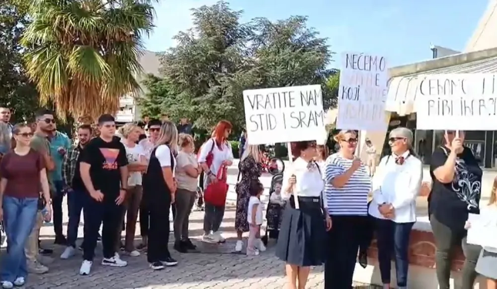 Otac ranjenog gimnazijalca iz Bara sa protesta poručio: Da se nikome ne dogodi, ni roditeljima počinioca