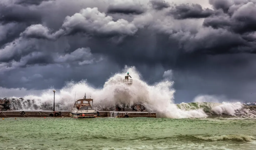 E&scaron;li stiže u Britaniju: Oluja, poplave i žuti meteo-alarm u skoro cijeloj zemlji