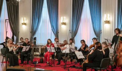 Загребачки камерни оркестар током једног наступа