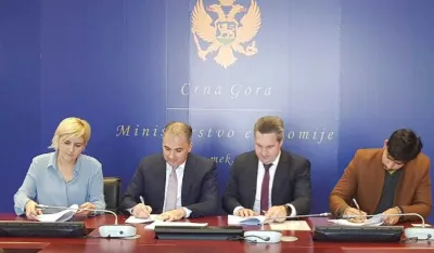 Ministarka Dragica Sekulic sa predstavnicima EPCG i Fortuma na potpisivanju ugovora za solarnu elektranu na Briskoj gori