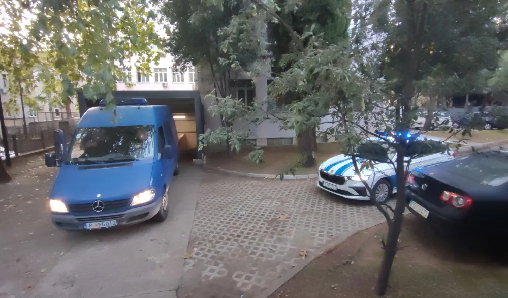 (VIDEO) Nik&scaron;ićka grupa privedena na saslu&scaron;anje kod sudije za istragu