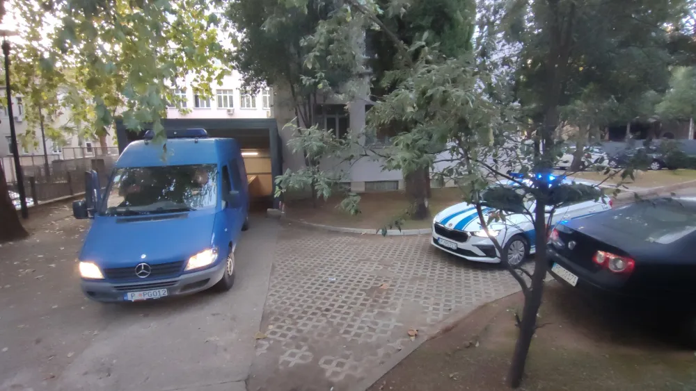 (VIDEO) Nik&scaron;ićka grupa privedena na saslu&scaron;anje kod sudije za istragu