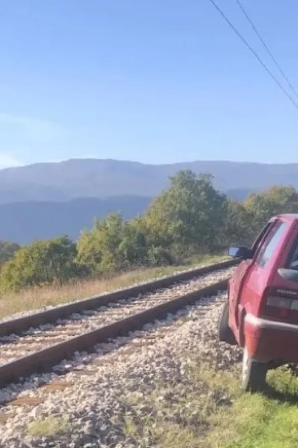 Ma&scaron;inovođa zaustavio voz i spasio ženu kojoj je pozlilo