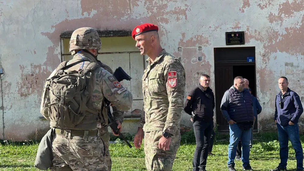 (FOTO/VIDEO) Policija i vojska opkolile Toma&scaron;evo: Pod punom opremom i naoružanjem tragaju za ubicom