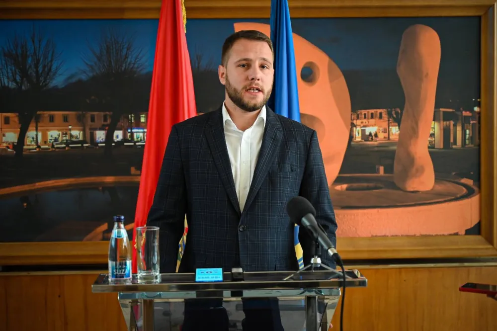 Vuković: Besplatan &scaron;kolski pribor za sve nik&scaron;ićke osnovce