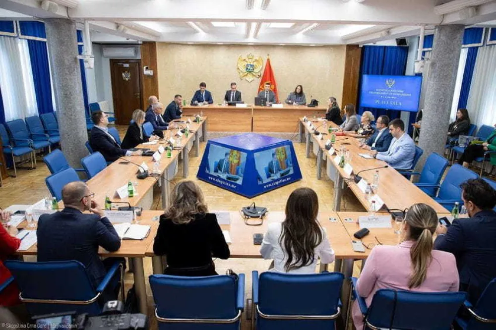 Za "Glosariј" i tri ćerke firme 150 miliona iz budžeta