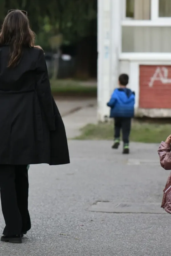 Мајке чешће одсуствују са посла због дјеце