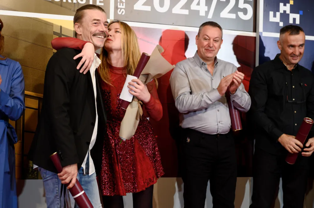 Иванић и Вучковић с другим добитницима награда