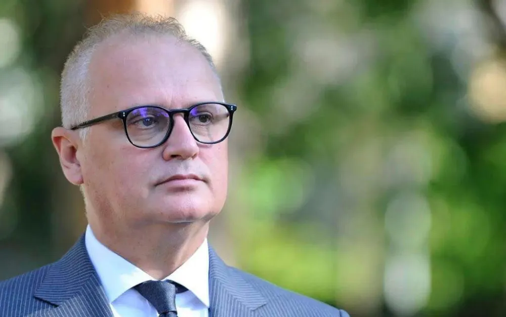 Vesić prekinuo posjetu Crnoj Gori zbog tragedije u Novom Sadu
