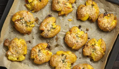 Zapečeni krompir sa parmezanom je prava TikTok senzacija