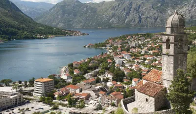 DPS Kotor: Neka ukinu izbore i dodijele doživotni mandat onima koji na njima ne mogu pobijediti