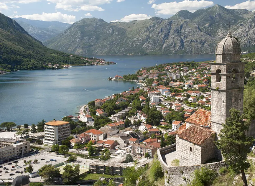 DPS Kotor: Neka ukinu izbore i dodijele doživotni mandat onima koji na njima ne mogu pobijediti