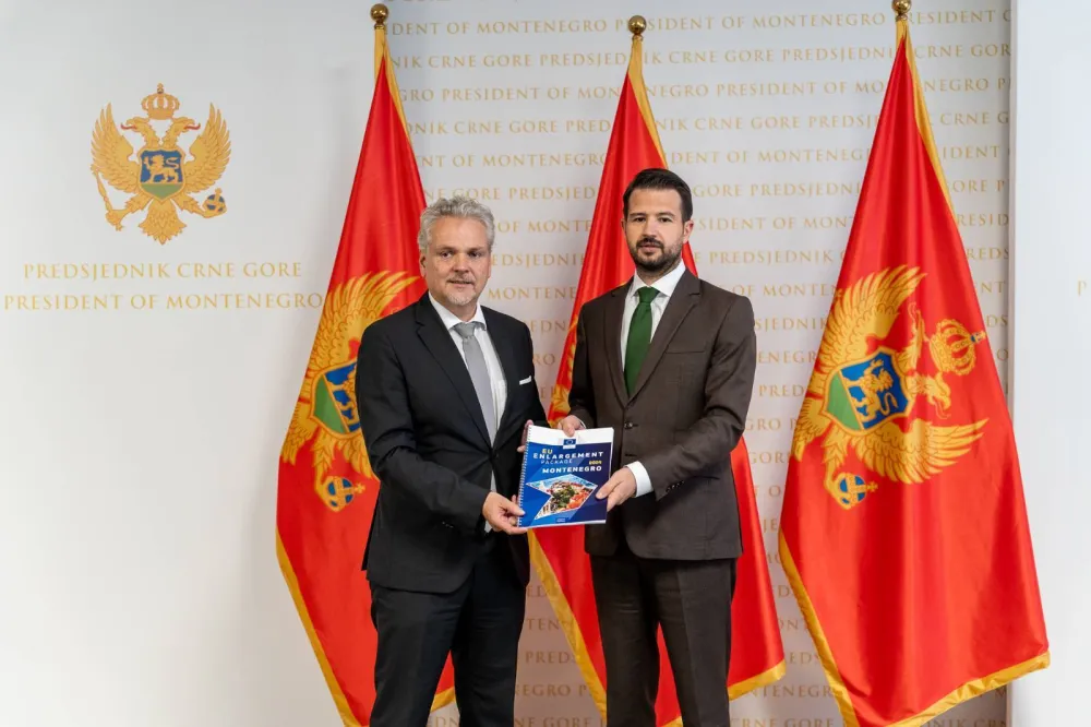 Satler uručio Milatoviću Izvje&scaron;taj Evropske komisije o Crnoj Gori