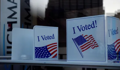 Vi&scaron;e od 64 miliona Amerikanaca već glasalo, blagu prednost imaju demokrate