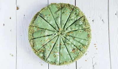 Napravite jednostavnu tortu od čokolade i pistaća