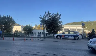 Policija ispred &scaron;kole