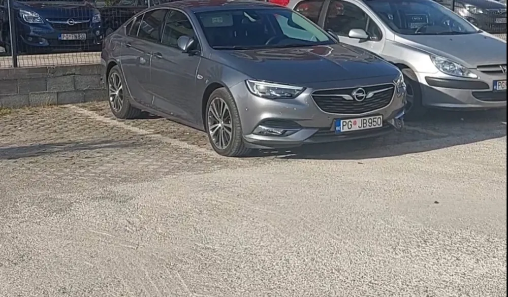 Predsјednik Savјeta AzZK državni auto vozi i službeno i privatno