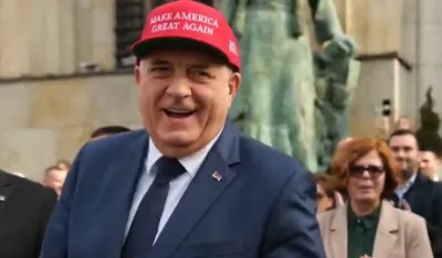 Milorad Dodik s Trampovim kačketom