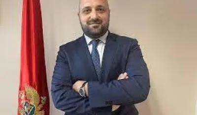 Министар Божовић
