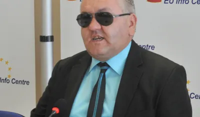Lacmanović za "Dan": Uz crnogorski, službeni da bude i srpski јezik