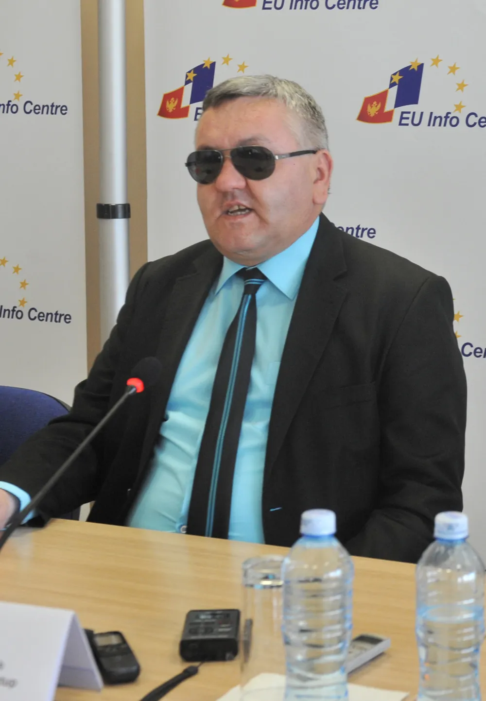 Lacmanović za "Dan": Uz crnogorski, službeni da bude i srpski јezik