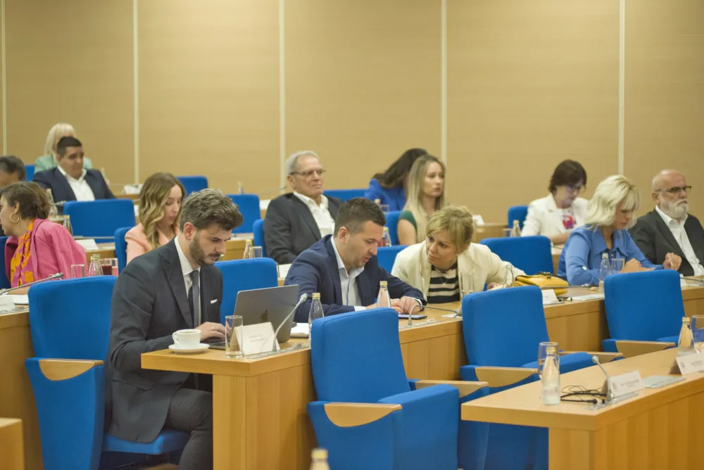 Sјednicu Skup&scaron;tine Glavnog grada dogovaraјu, na pitanja ne odgovaraјu