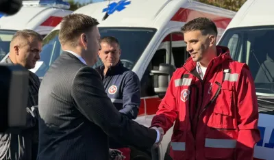 Deset jedinica hitne medicinske pomoći dobilo nova sanitetska vozila