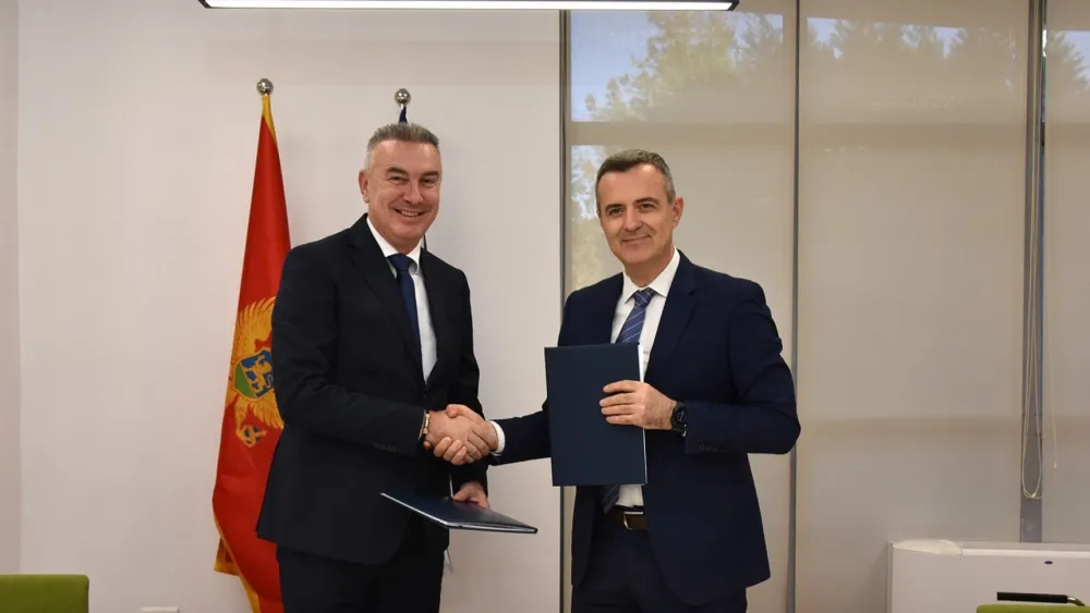 Božović i đeka potpisali memorandum