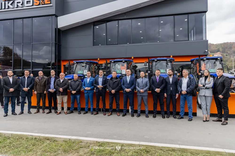 Joković uručio kjlučeve snjegočistača predsjednicima op&scaron;tina na sjeveru Crne Gore
