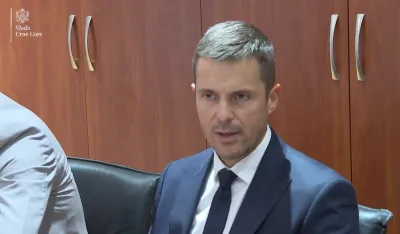 Sa&scaron;a Mujović