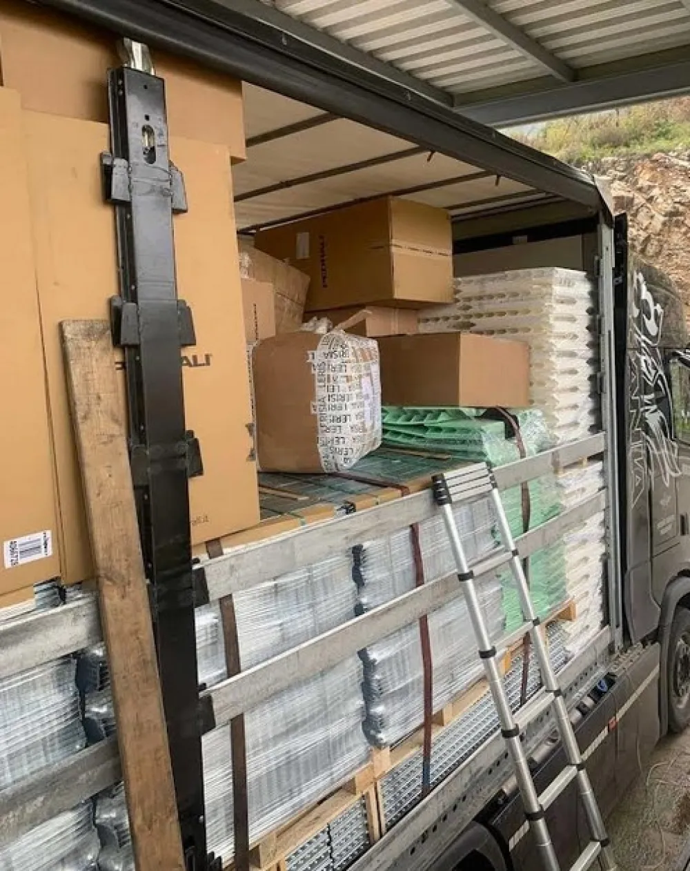 Carinici oduzeli krijumčarenu robu vrijednu preko 210 hiljada eura