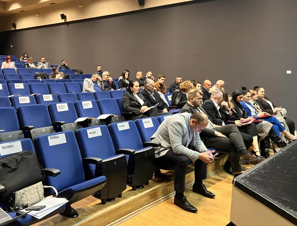 U SO Zeta birali novog potpredsjednika, a biv&scaron;em nijesu usvojili ostavku