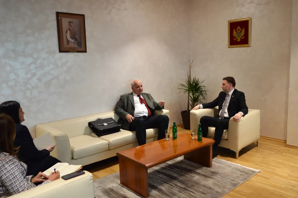 Podr&scaron;ka u razvoju i unapređenju medicine rada